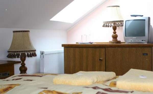 Dvoulůžkový pokoj s přistýlkou - Pension Rozkoš